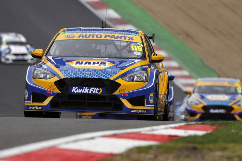 BTCC - Brands Hatch Indy: Race Results (2)